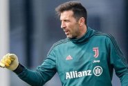 Buffon se ještě na důchod necítí. Smlouvu prodloužil do svých třiačtyřiceti