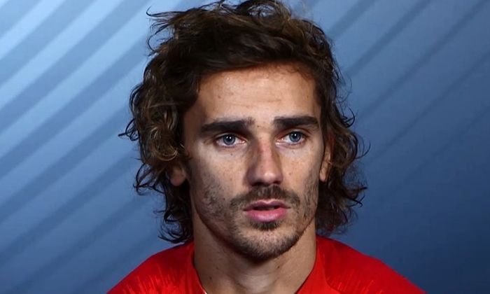 Griezmann pořád není v Barceloně šťastný, do klubů mých hráčů se však nemůžu vměšovat, tvrdí trenér Deschamps