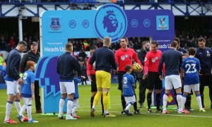 Takhle se chovat nebudete! Premier League zpřísňuje tresty za nevhodné chování k rozhodčím