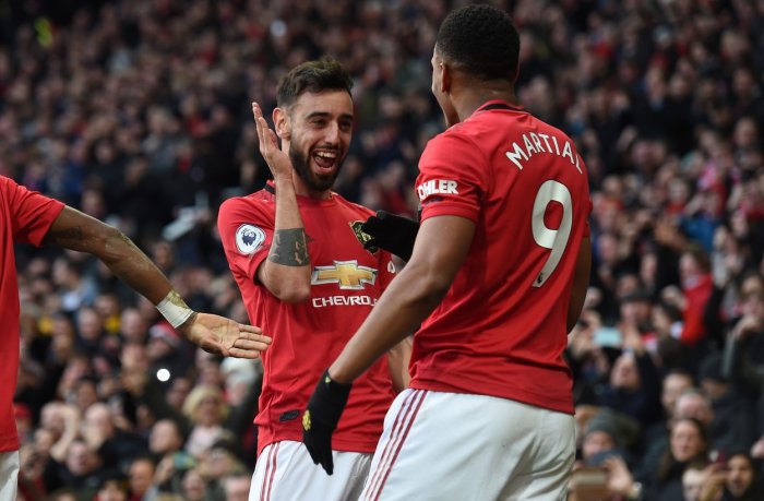 Deštivé derby pro United, Chelsea deklasovala Everton