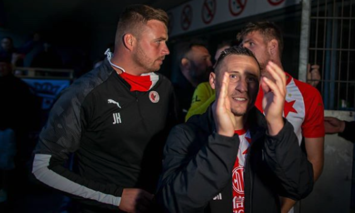 Prokoučovaný závěr Slavie, Kolář se zlobí na spoluhráče, byť chyboval sám. I tak obhájci stačí 4 výhry a 2 prohry