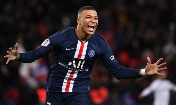 Mbappé oslavil stý gól za PSG, lépe na tom jsou už jen tři hráči