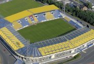 Trávník Na Stínadlech už nebude dělat Teplicím ostudu. Na stadionu už jsou traktory