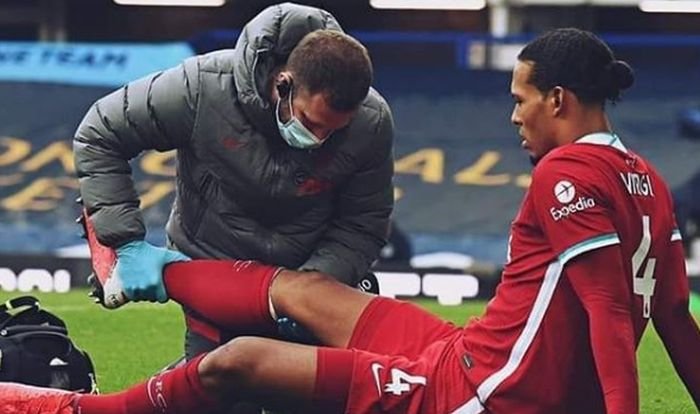 Velká ztráta pro Reds: Van Dijk má přetržené vazy v koleni a sezóna pro něj končí předčasně