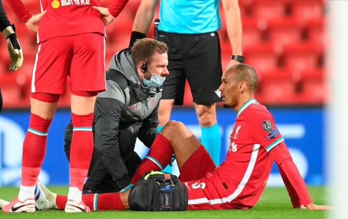 Liverpool riskuje stoperskou zkázu, varuje Aldridge