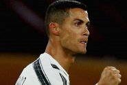 Ronaldo se vrátil na hřiště a vystřílel Juventusu vítězství, Barák dvakrát skóroval