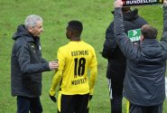 Oslavil šestnácté narozeniny a den poté debutoval v bundeslize. Moukoko přepsal historii