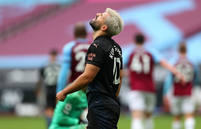 Agüero s Citizens stále nejedná, ve hře je Ligue 1