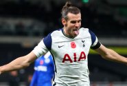 Bale se trefil za Tottenham, United přestříleli Liverpool, v akci byl i Žambůrek, Vydra či Souček