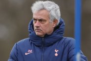 Tottenhamu se nedaří, Mourinhovi prý hrozí vyhazov. Smutný by z něj ale být nemusel