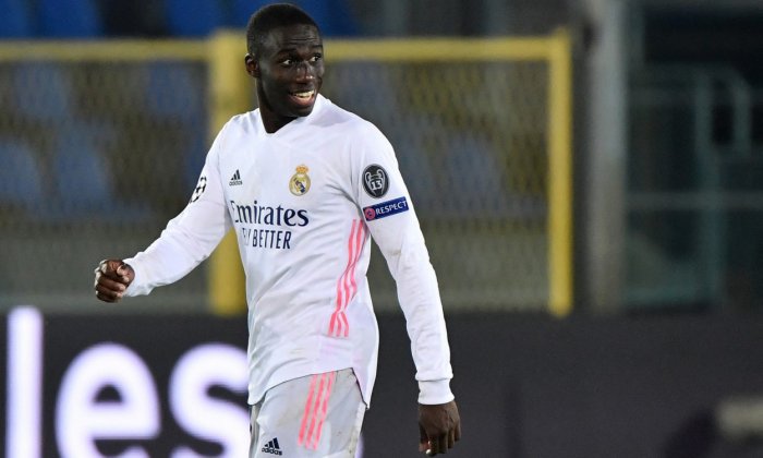 Kdo je Ferland Mendy? Nový miláček fanoušků Realu, ve Francii mu říkají Mbappé mezi obránci. Kam měl ale přestoupit původně?