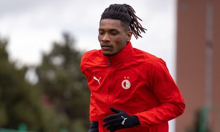 Slavia s předstihem řeší svou achillovu patu. Kdo se má stát Deliho nástupcem?