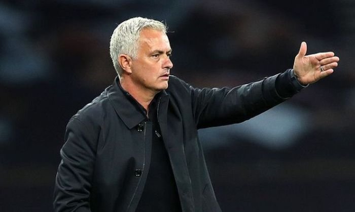 Mourinho před derby rýpe do Arsenalu: V tabulce se směrem dolů nedívám