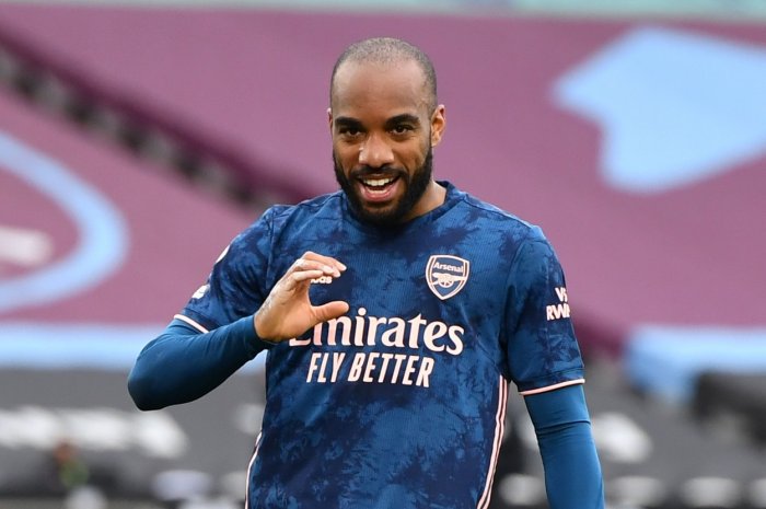 Lacazette na odchodu, o zájemce nouzi nemá