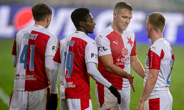 Oplatí Slavia Arsenalu sedmigólový výprask? Teď Jarolím více věří na postup Slavii. Vlčkovi se na to nevzpomíná dobře