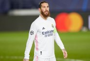 Ramos chce dělat kapitána Realu až do sedmatřiceti, s Perézem se však zatím nedohodl. Využít situace chce anglický velkoklub