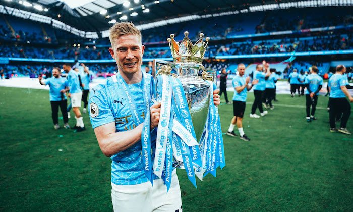 De Bruyne stále neopustil trůn a zařadil se do výjimečné společnosti k Henrymu a Ronaldovi