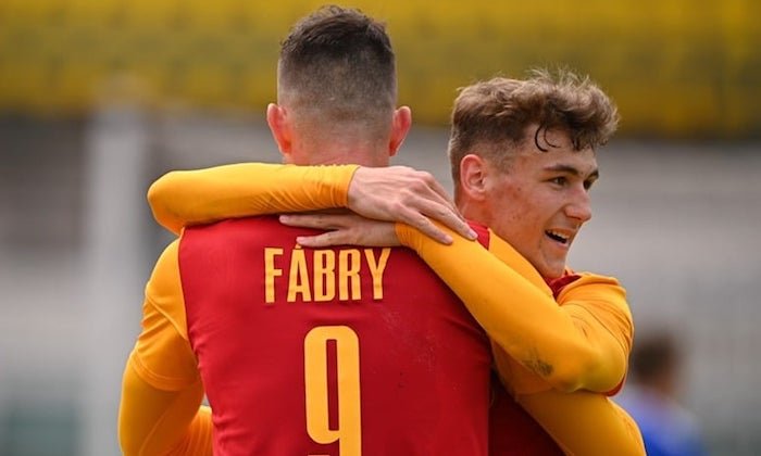 Dukla napravila sedmičku od Sparty cenným skalpem Liberce. Zářil Fábry a Rada chytil penaltu