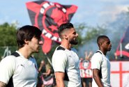 Na San Siru mohl růst po boku Zlatana či Girouda, Slavia ale svou útočnou naději z Vlašimi do AC Milán nepustí...