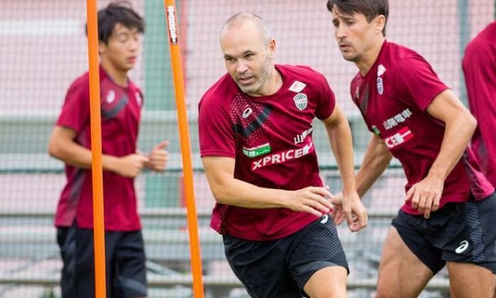 Iniesta Barcelonu nezatracuje: Rozhodně mají tým, který by mohl ovládnout víkendové El Clásico