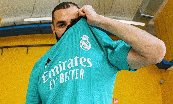 Benzema, verze 2021?  Je v extrémně dobré kondici, mnohem lepší než dřív. Také je mnohem vyspělejší...