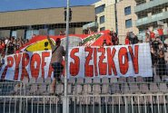 Viktorii Žižkov opouští po pádu do ČFL 14 hráčů a klub se musí uskromnit. Změna místa čeká i na vlajkonoše...