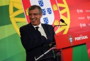 Portugalsko aplauduje Santosovi. Za postup do čtvrtfinále, přesvědčivé přejetí Švýcarska a především za posazení Ronalda!