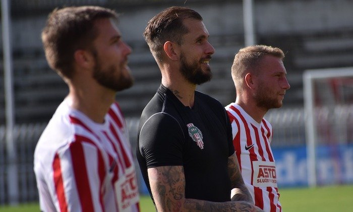 Švenger? Takového parťáka bych přál každému. Spoustu mě toho naučil, pomáhá mi, vysvětluje, líčí dvojka Žižkova