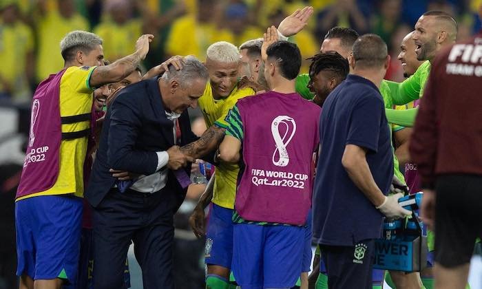 Brazilci rozdrtili Koreu, na turnaji podtrhli černé asijské pondělí a mohou se těšit na Chorvaty