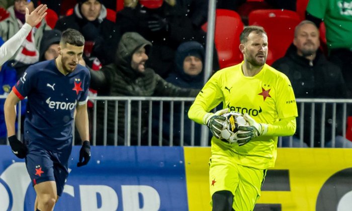 TOP momenty derby: Vynikající brankáři i přes šest inkasovaných branek, Černý zvládl duel na jedničku