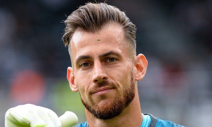 Slovensko v euforii! Obrovské vítězství, zářil gólman Dúbravka. Belgický tisk píše o katastrofálním podvečeru