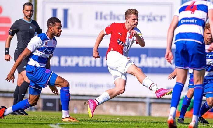 Letní příprava: Slavia přehrála fotbalisty anglického QPR. Jablonec si vyzkoušel saudskoarabského soupeře