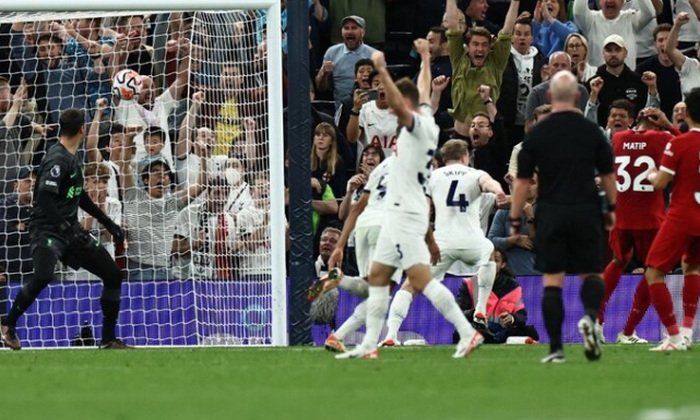 Review: Tottenham - Liverpool. Vlastní gól Matipa rozhodl šlágr Spurs s Reds