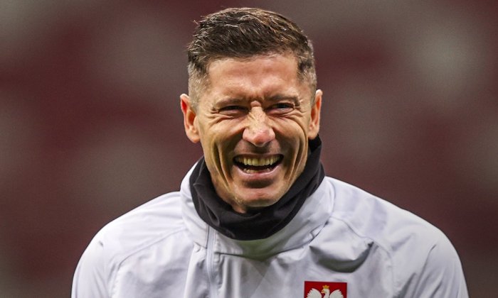 Lewandowski? Někteří si nepřejí, aby byl dál kapitánem, protože na to nemá, obecně o něm slyšíte drsné a nevybíravé výroky, říká polský novinář