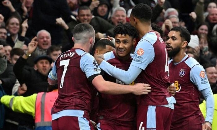 Preview: Fulham - Aston Villa. Emery si se svou družinou potřebuje po dvou domácích prohrách spravit chuť