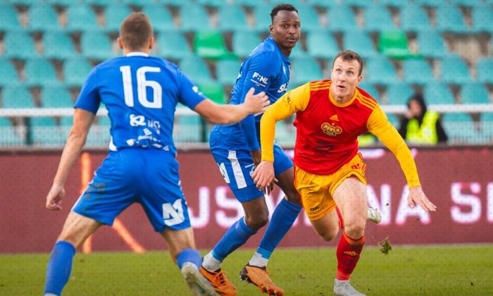 Dukla odmítla posun do čela, Jihlava na Žižkově udeřila na konci obou poločasů, Hufova Chrudim řádila na Hané