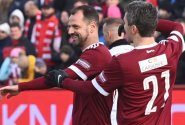 Silvestrovská derby ovládla Sparta, nad rivaly z Edenu vyhrála oba zápasy. Hattrickem se blýskl Matějovský