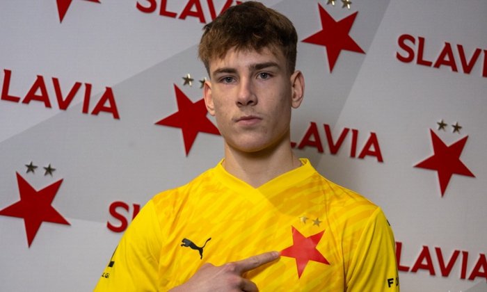 Staňkem to neskončilo. Slavia si plácla s Košicemi a do Edenu dorazil po úspěšné stáži i mladý brankářský talent