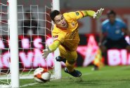 Smolař Nguyen. Penalta ve 12. minutě nastavení připravila bývalého brankáře Slovácka o první bod v dresu Vietnamu