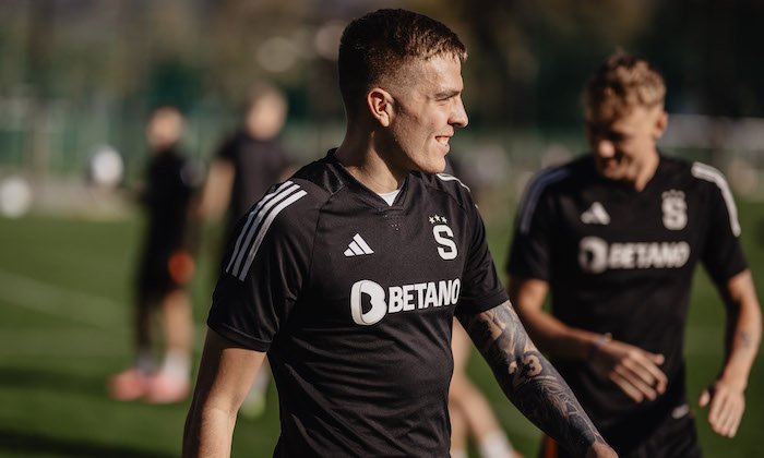 Ultimátním cílem Sparty je titul, hlásí mladý obránce Vydra. Na soustředění frčí FIFA, nejraději hraje s Karabcem