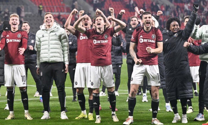 Drama v Edenu rozhodla v prodloužení z penalty ve svůj prospěch Sparta, také Zlín je v semifinále poháru