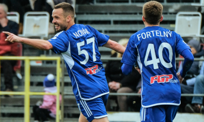 Prasečí hlavy fotbalisty Sigmy nerozhodily, Olomouc i přes protesty fanoušků v deseti porazila Jablonec. Baník ztratil v derby