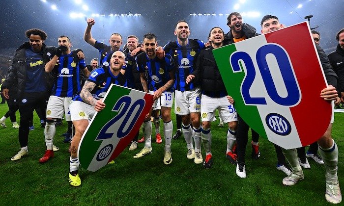 Inzaghi doručil 6 trofejí za tři roky a stíhá rekordmany Herreru s Mancinim. Inter už předstihl v počtu titulů AC